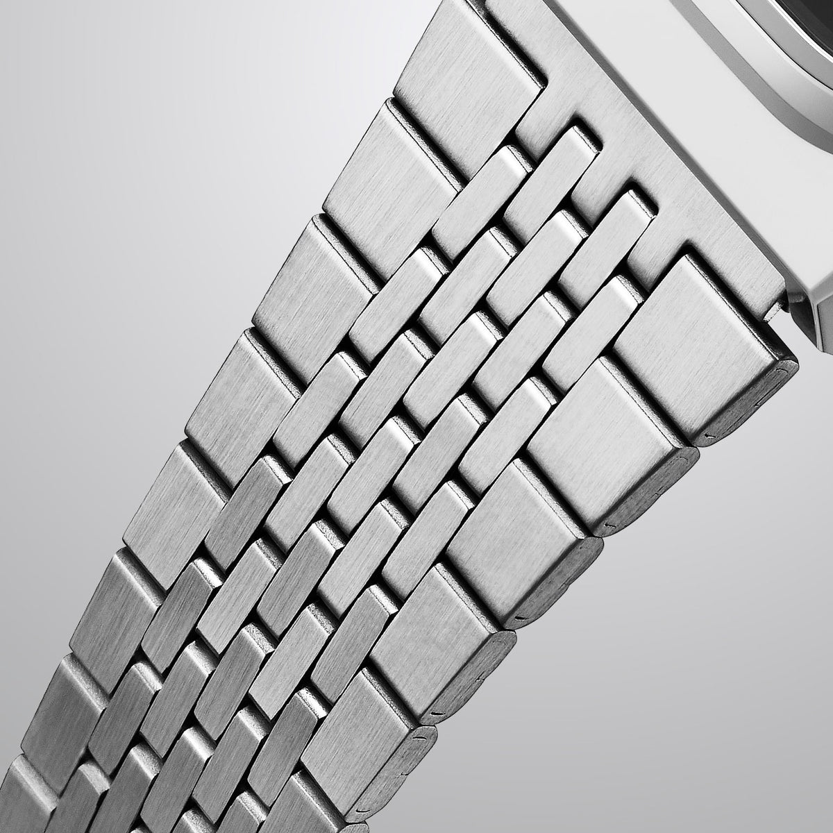 Casio A140WE-8ADF Vintage Steel Watch – bracelet detail