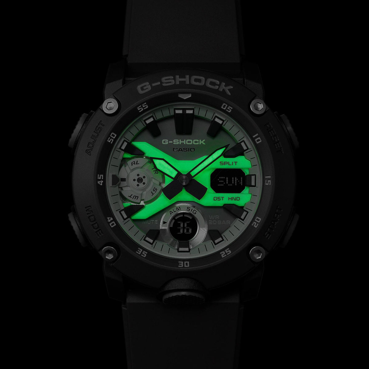 Casio G-Shock GA-2000HD-8A Monochrome Carbon Core Guard Watch – glow detail